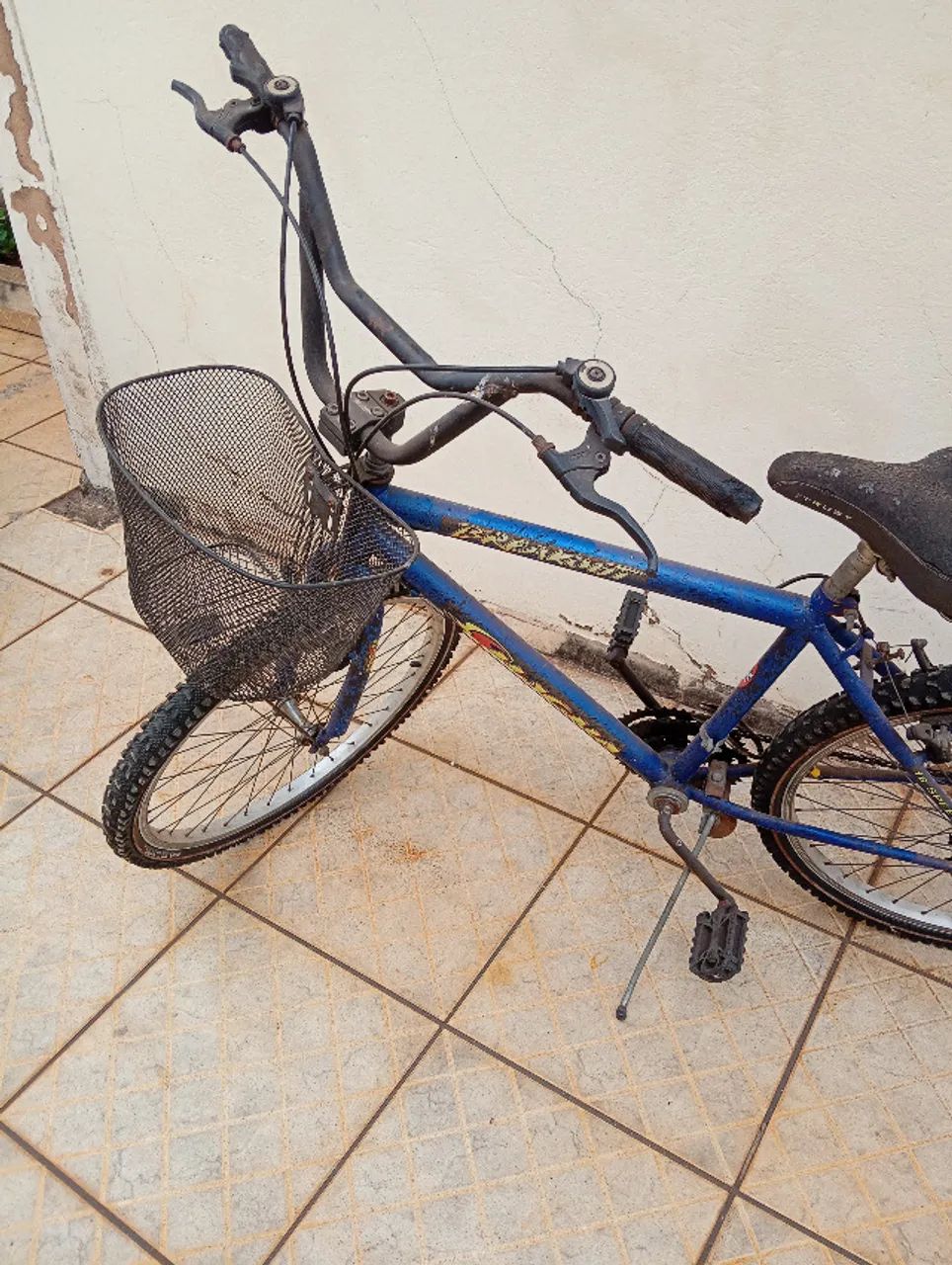 Bicicleta aro 24 com cestinha - Foto 3