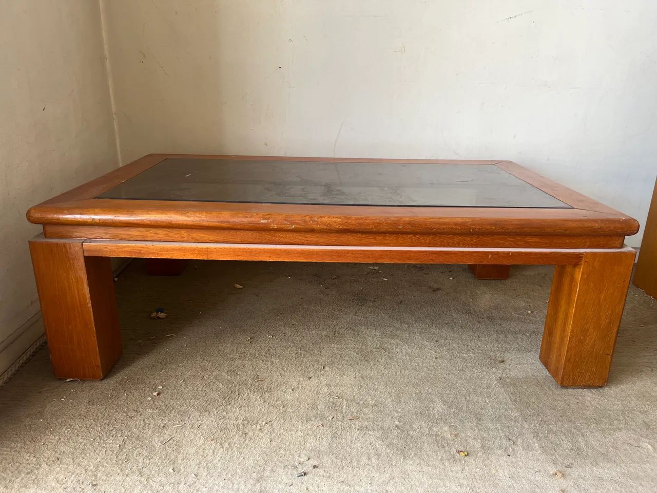 Mesa de centro vintage madeira e vidro - Foto 4