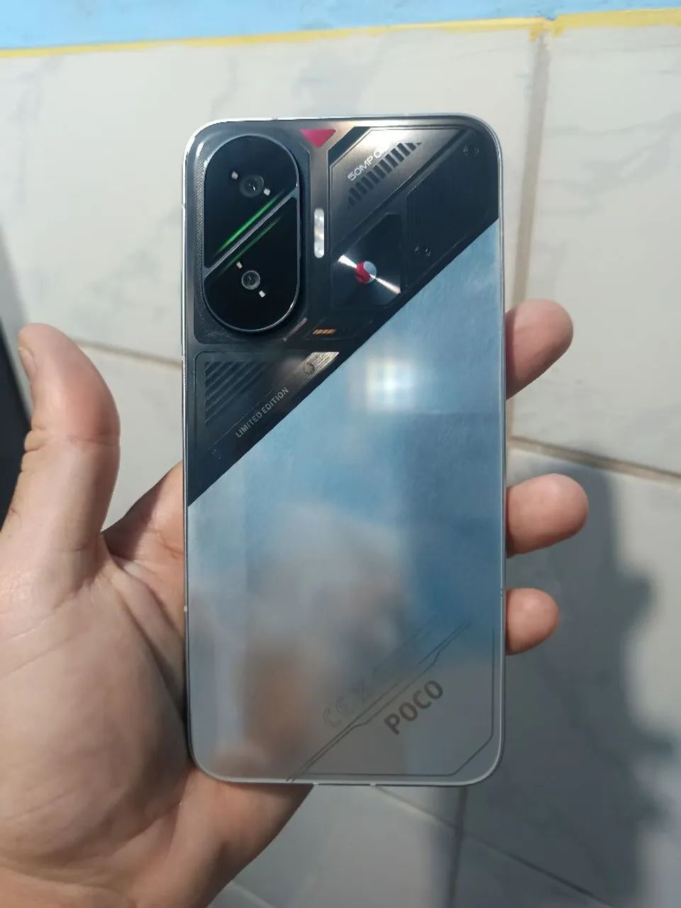 Poco F7