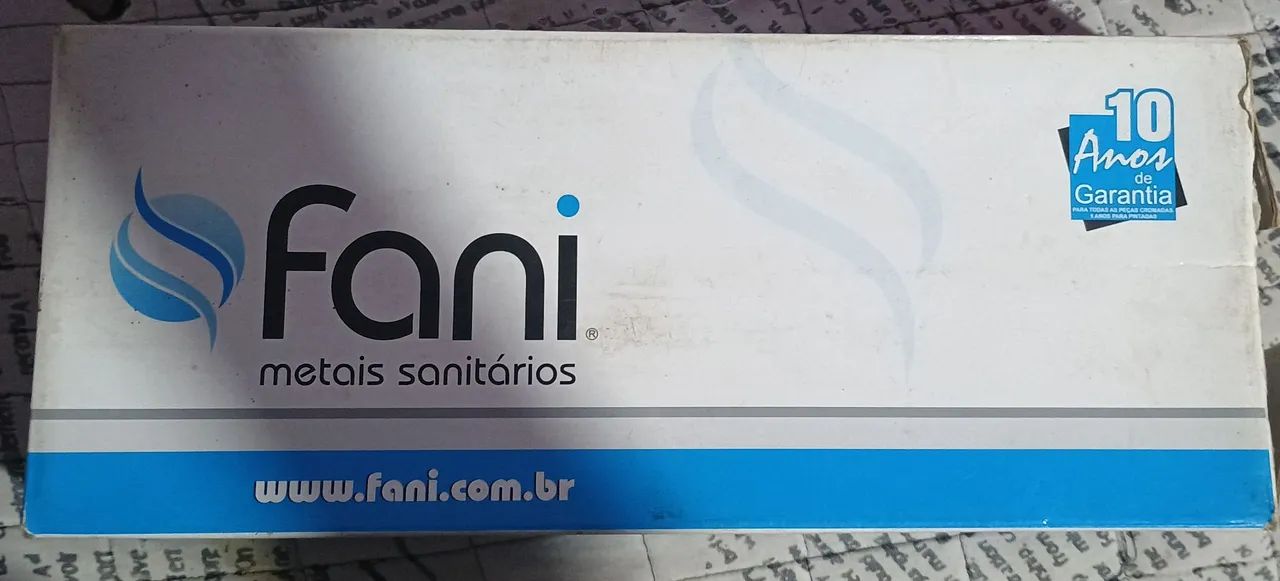 Torneira Fani Nova Preto/Dourado - Bancada Gourmet - Foto 4