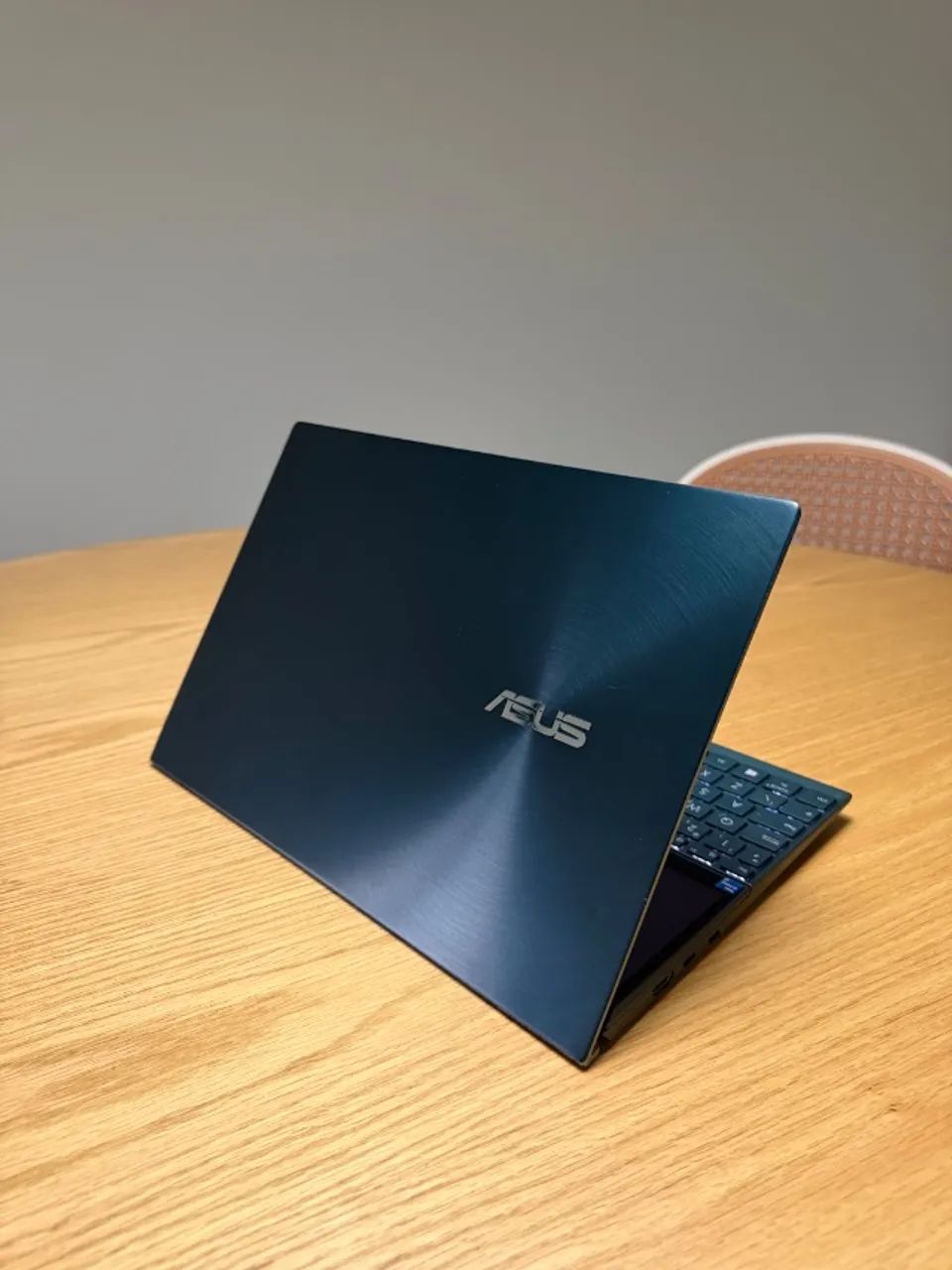 ASUS ZenBook Duo - Foto 4