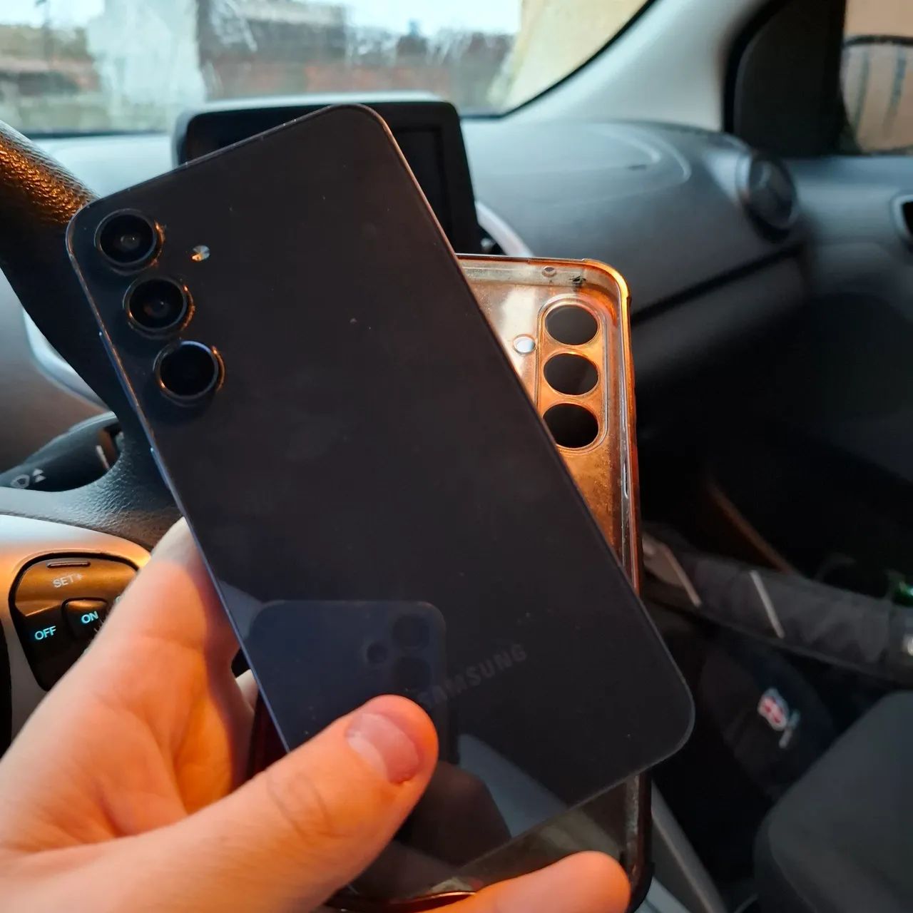 Samsung Galaxy A55 5G IMPECÁVEL - com capinha e película - Foto 2