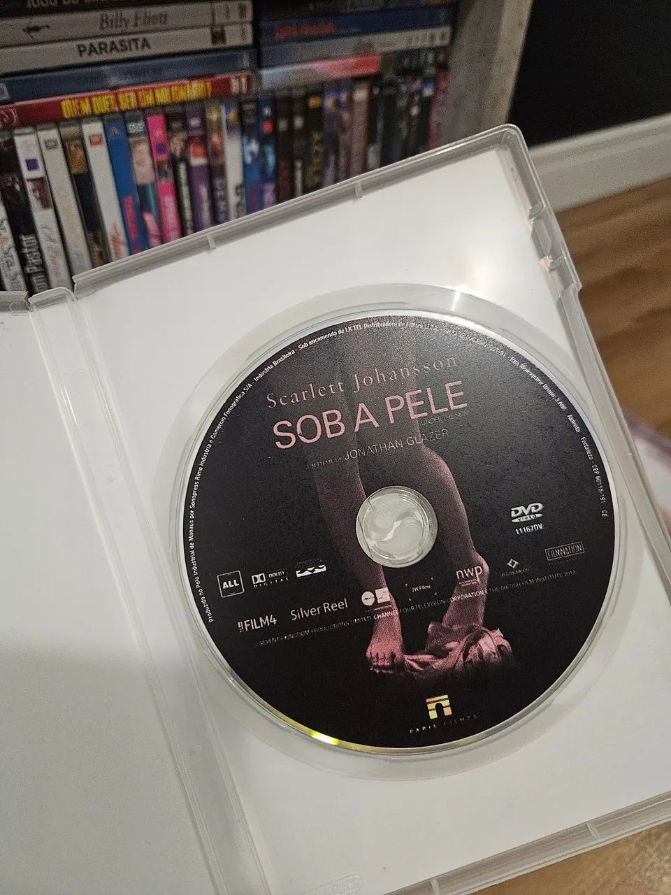 Dvd Sob a Pele - Scarlett Johansson - Raro - Foto 2