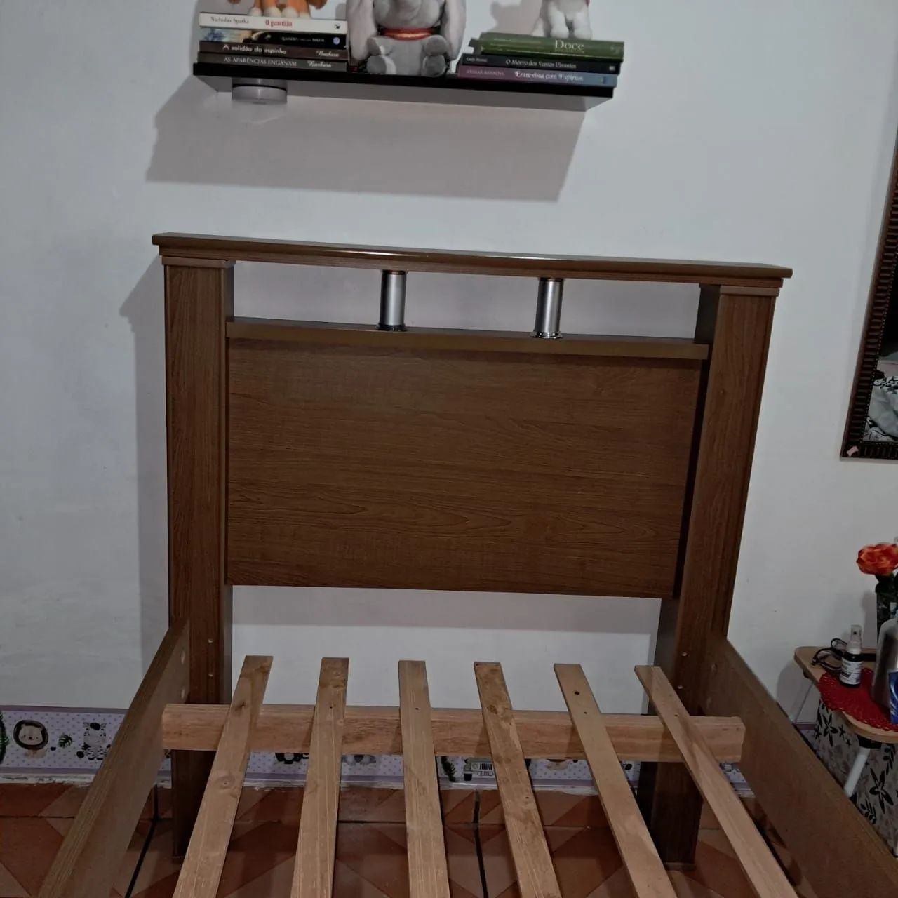 Cama Solteiro Madeira Resistente (Já Desmontada) - R$150 - Foto 3