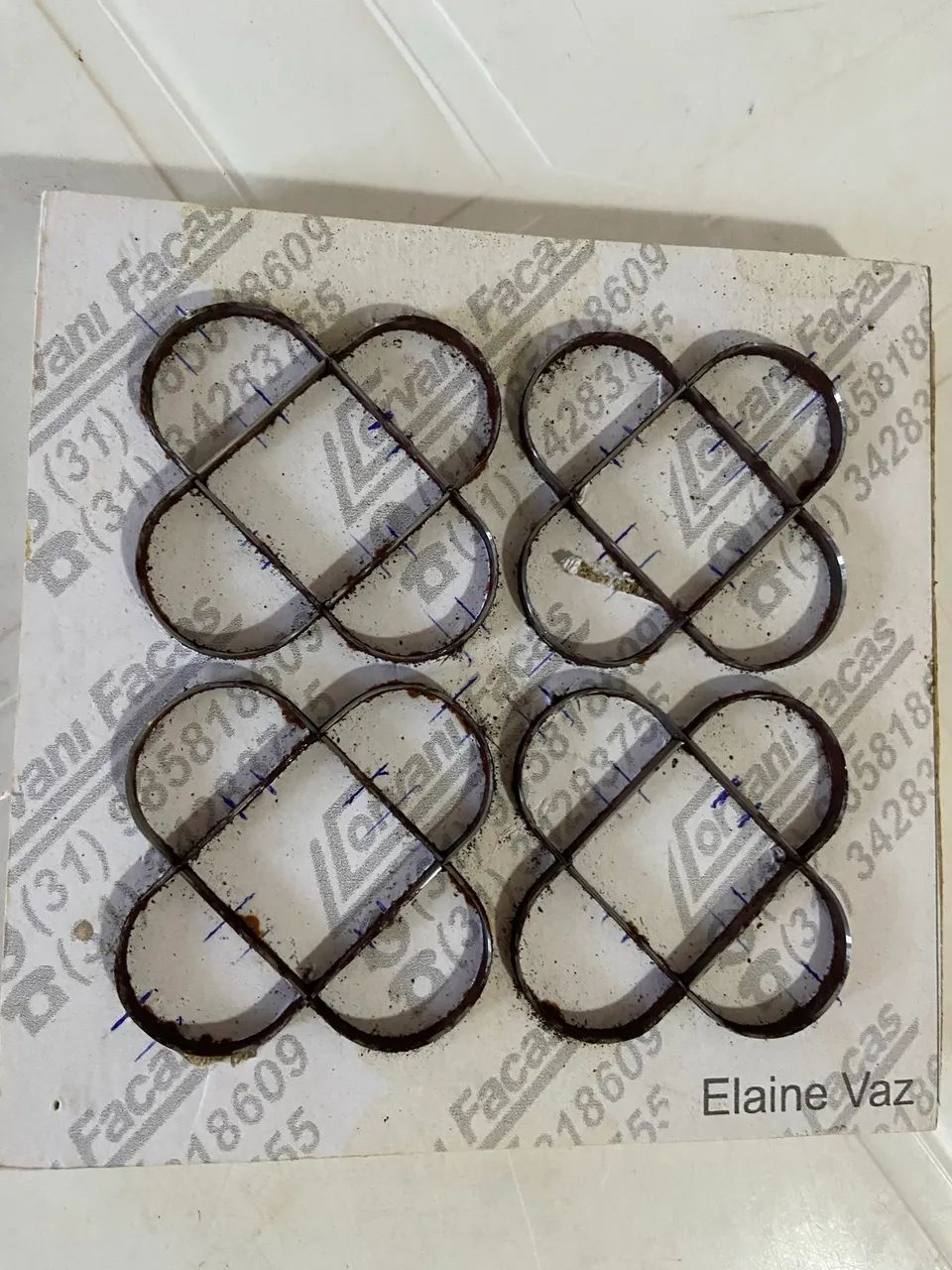 Petals-Shaped Cutting Die (Middle Size: 3 cm x 3 cm)