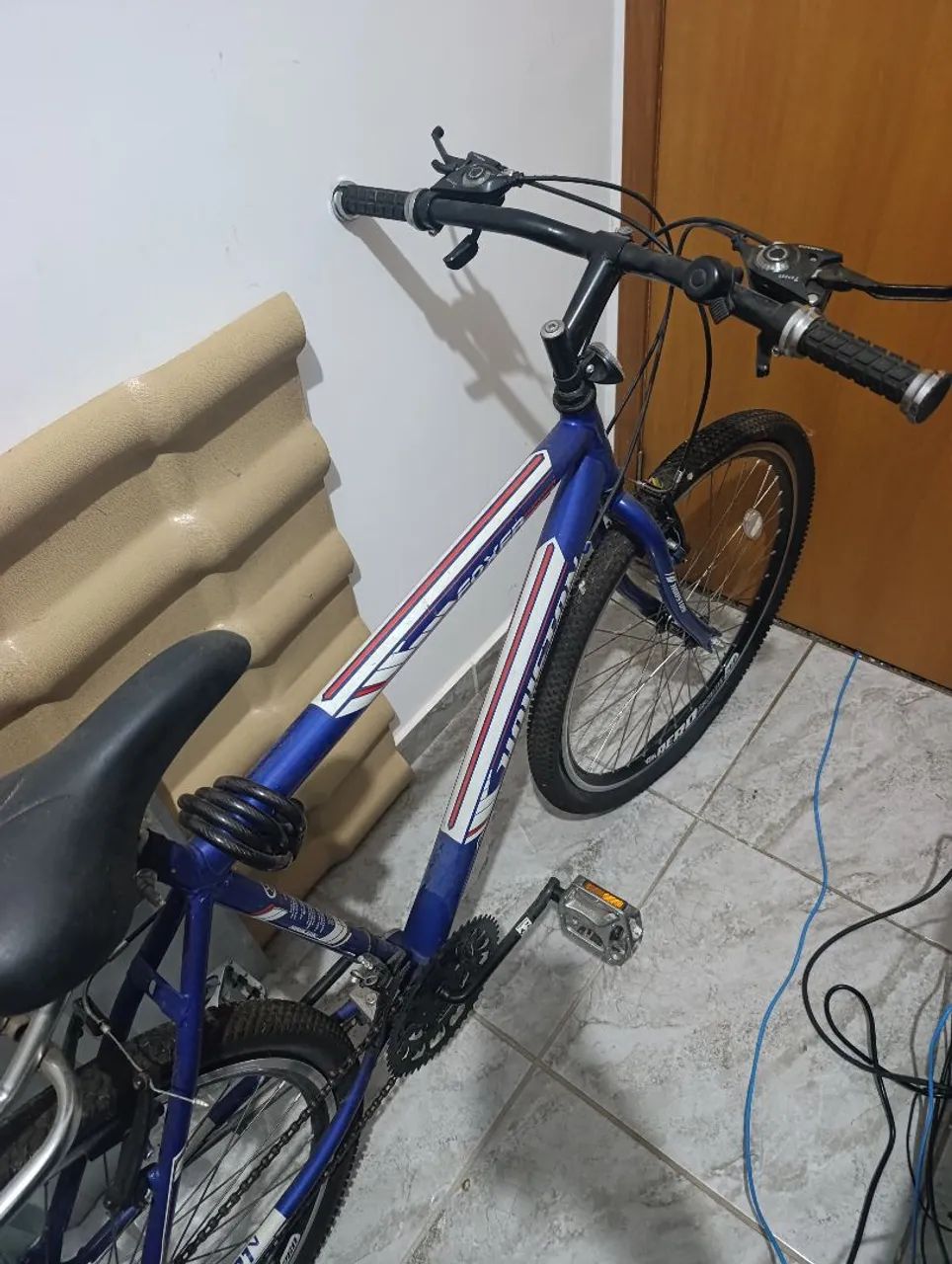 Bicicleta aro 26 semi nova