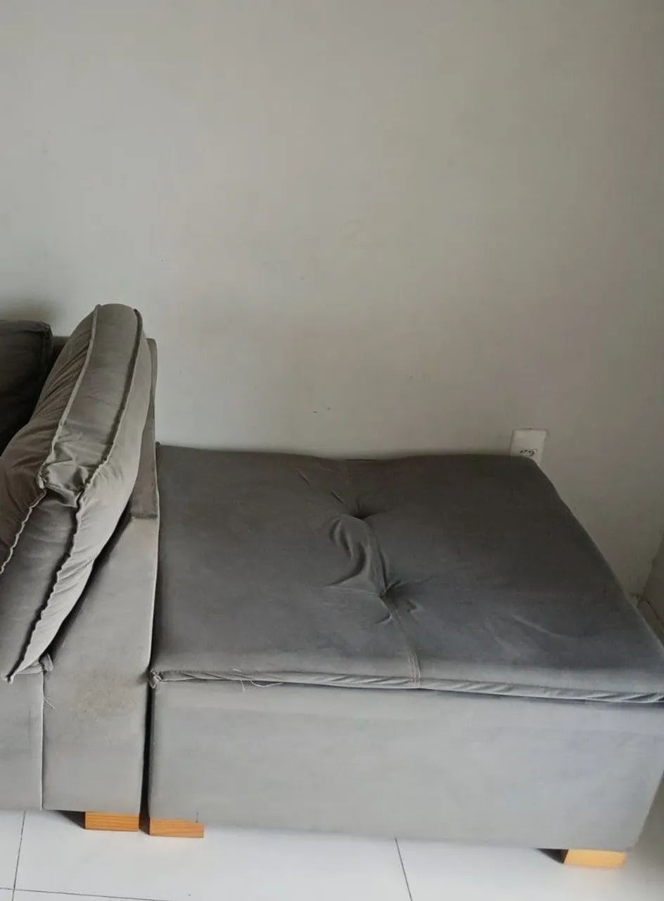 Sofá 3 e 5 lugares com com uma parte sobressalente, apenas 1000 Reais 