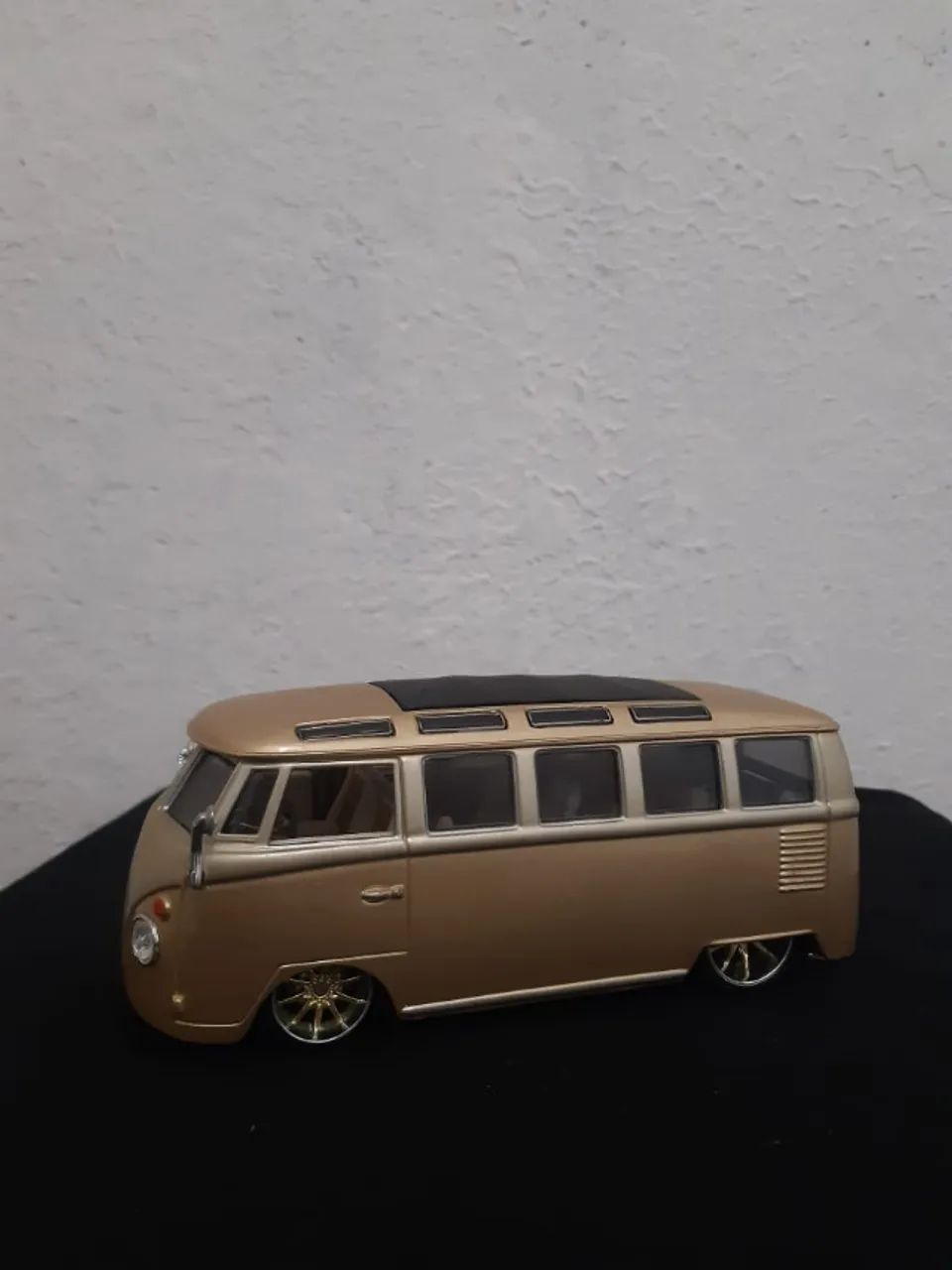 Volkswagen Van "Samba" 1:25 - Maisto