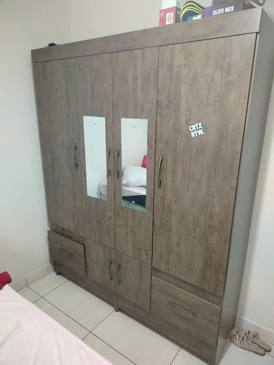 Guarda roupas 4 portas
