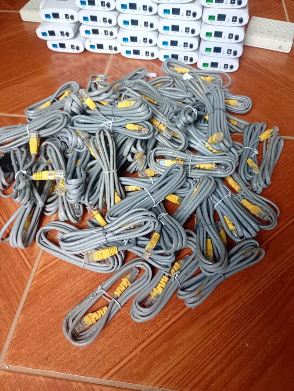 Lote de ONU gpon fibra óptica+ patch cord - Foto 3