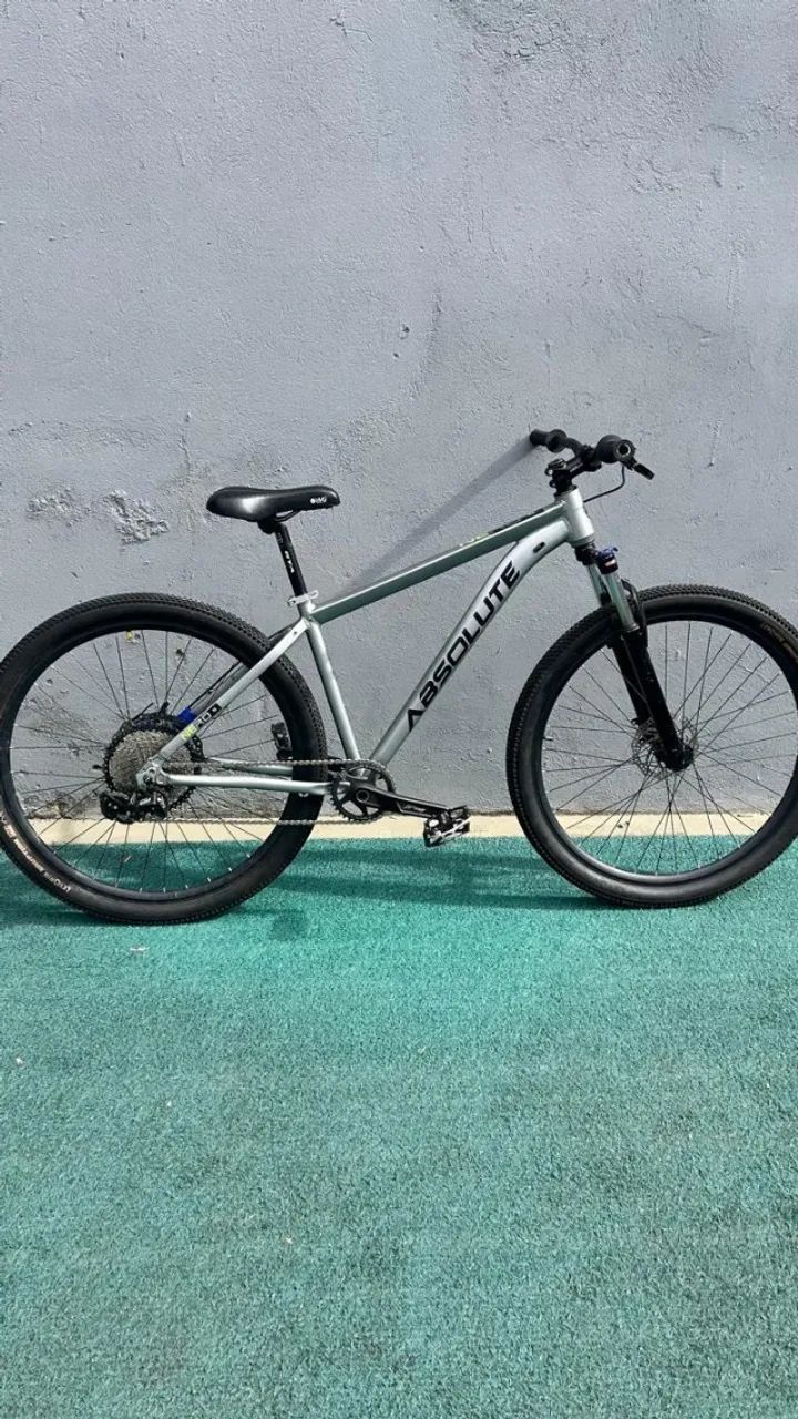 BICICLETA ABSOLUTE 12V PRATA ARO 29 SEMI NOVA - Foto 2
