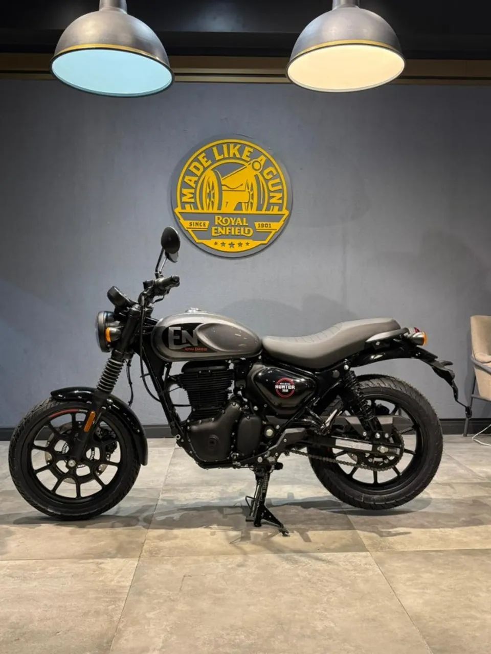 ROYAL ENFIELD HUNTER 350 DAPPER GREY 