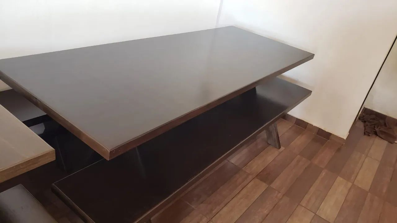 MESA COM BANCOS  - Foto 2