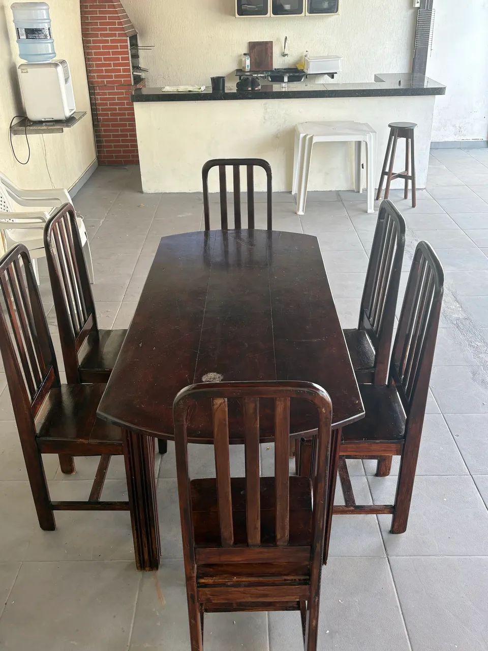 Mesa de madeira com 6 cadeiras  - Foto 5