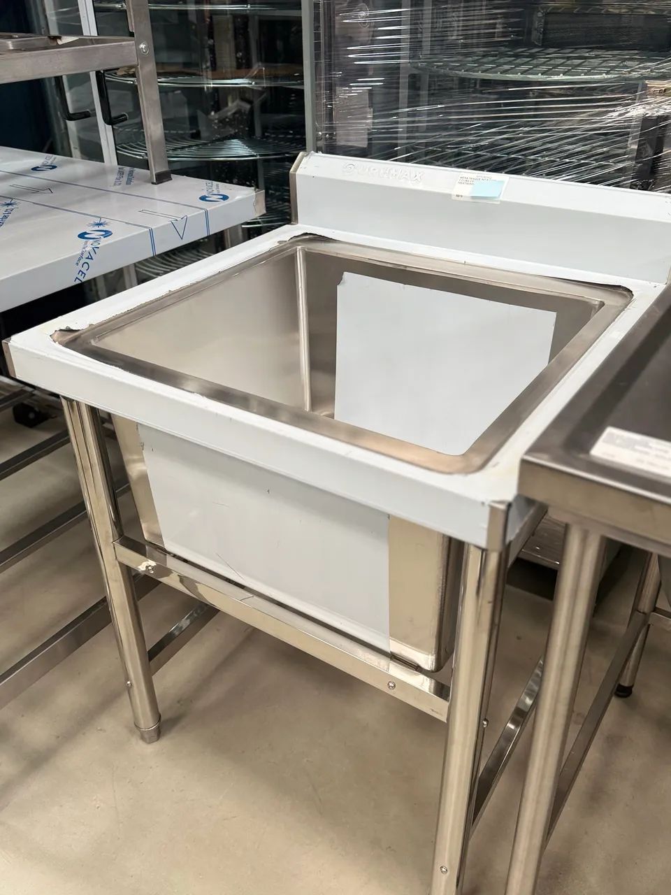 MESA TANQUE INOX COM 1 CUBA CENTRAL 700x700x850mm - Foto 2