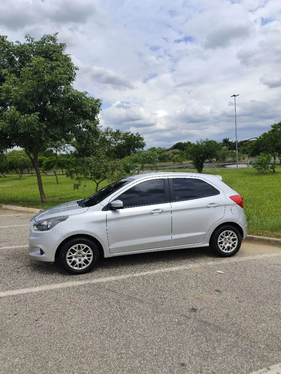 Ford Ka 1.0 SE/SE PLUS TIVCT FLEX 5P 2016