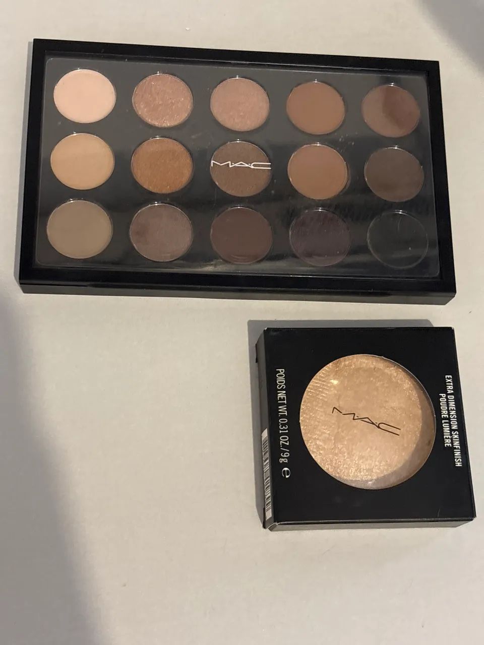 Paleta de sombras MAC e iluminador MAC 