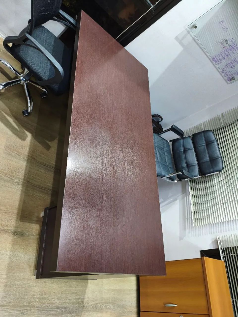 Mesa de Trabalho 180x80 com gaveta - usada em perfeito estado. - Foto 4