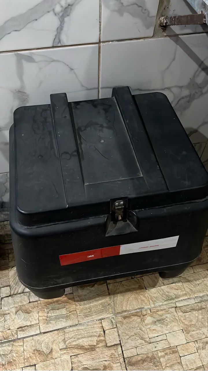 Vendo baú de moto 