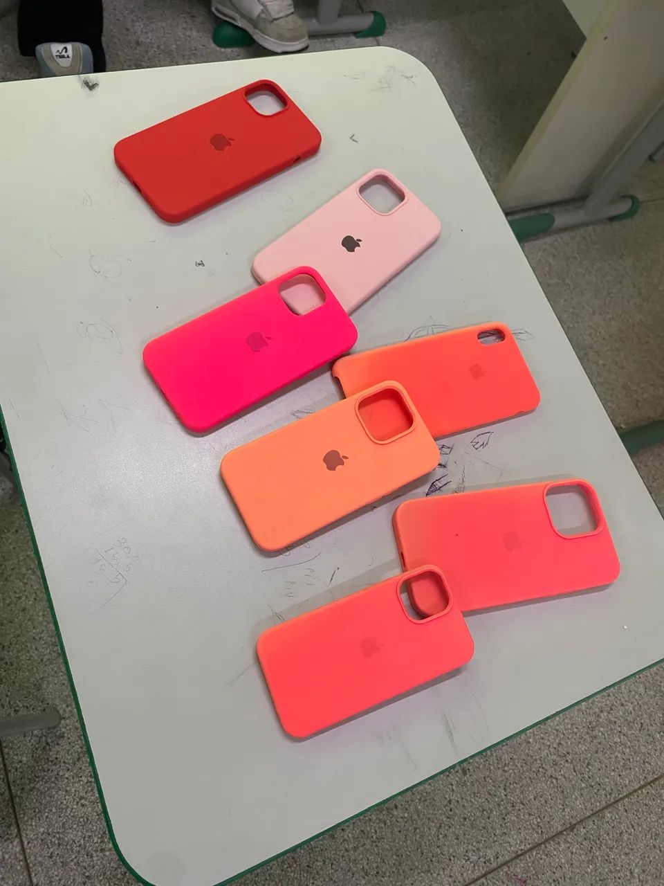 CAPINHAS DE IPHONE DE VÁRIOS MODELOS(Cores diversificada) - Foto 4