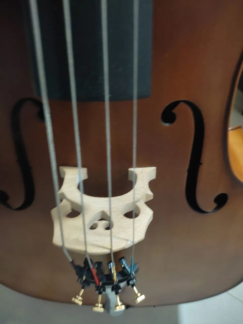 Violoncelo ce300 Eagle ajustado  - Foto 4