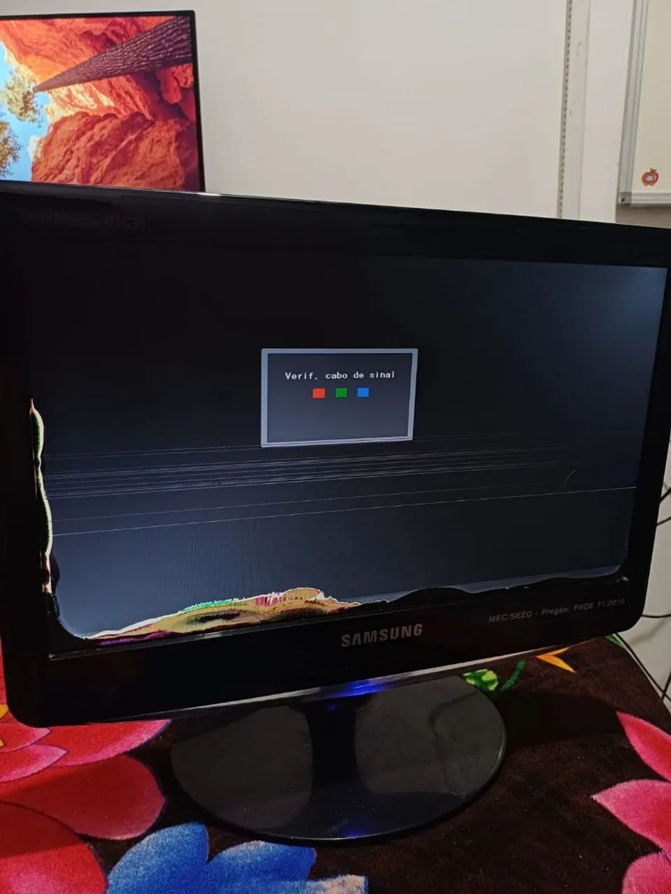 Monitor Samsung ( com tela com manchas) pra consertar - Foto 2