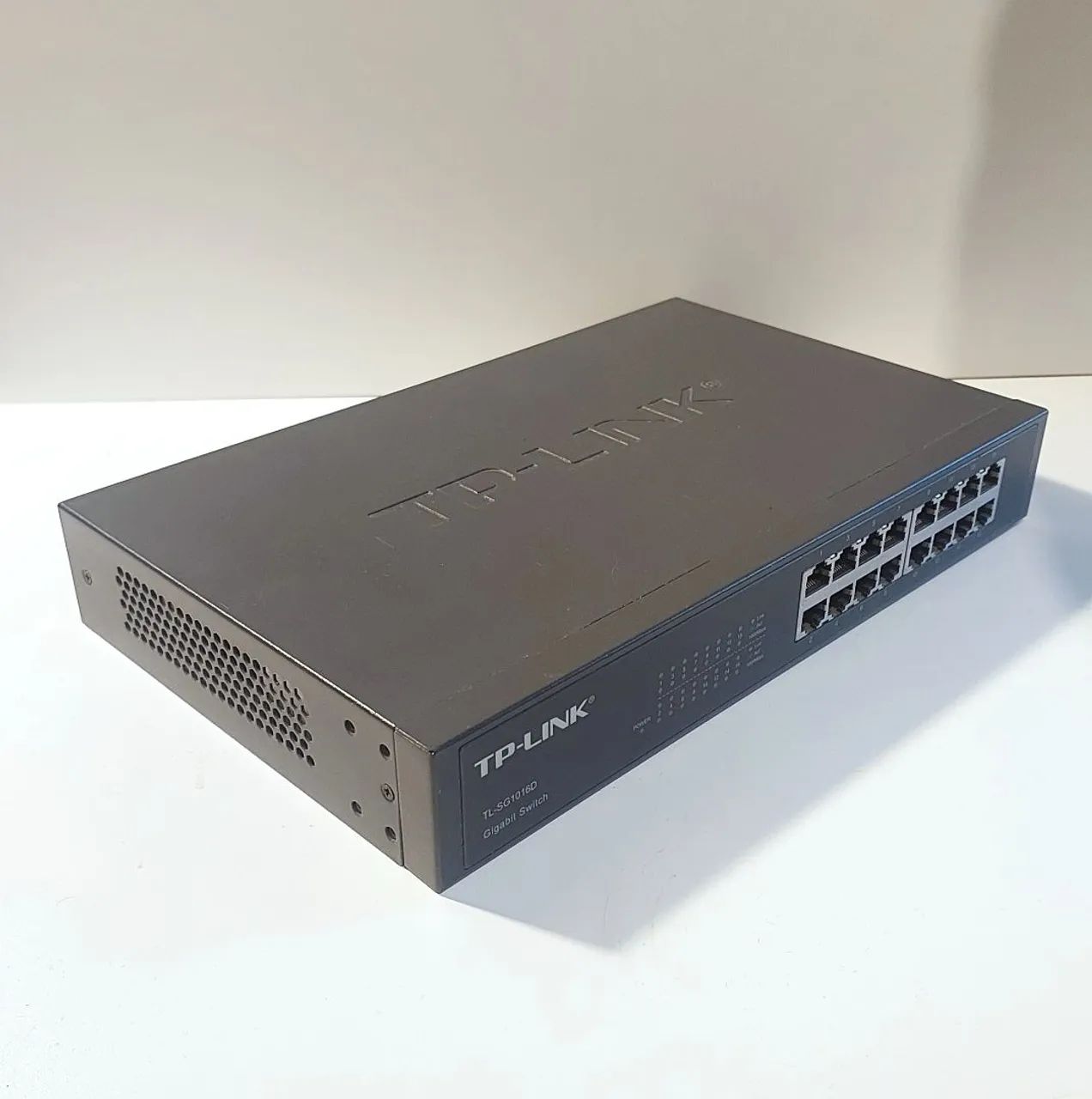 Switch Gigabit de 16 portas_TL-SG1016D