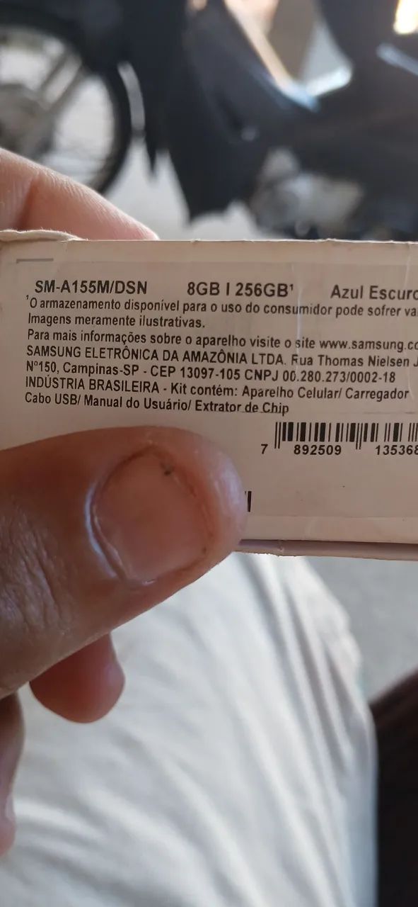 Celular completo com caixa e carregador  todo original 