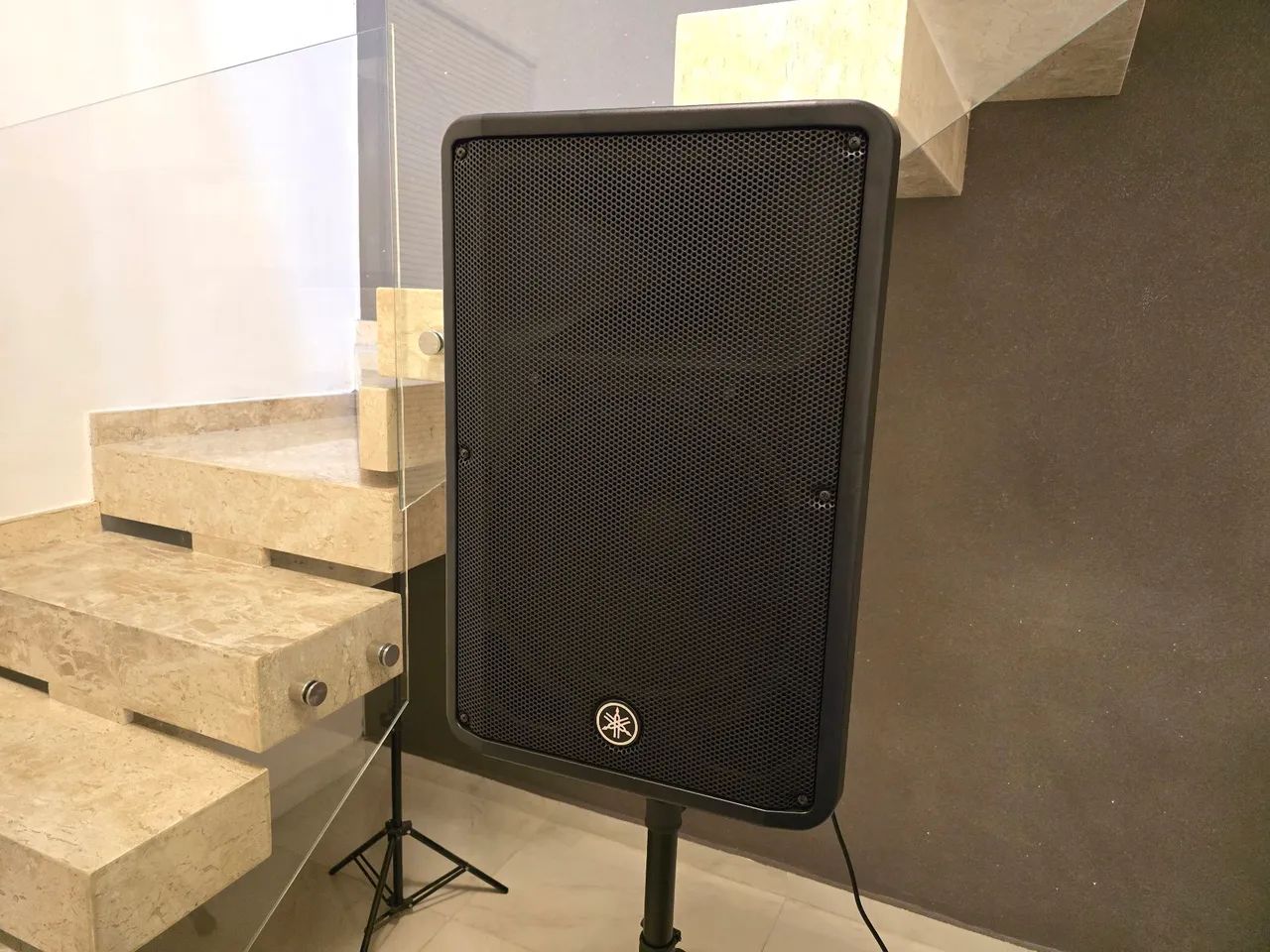 Yamaha DBR15 estado de nova + case, pouquíssimo uso?