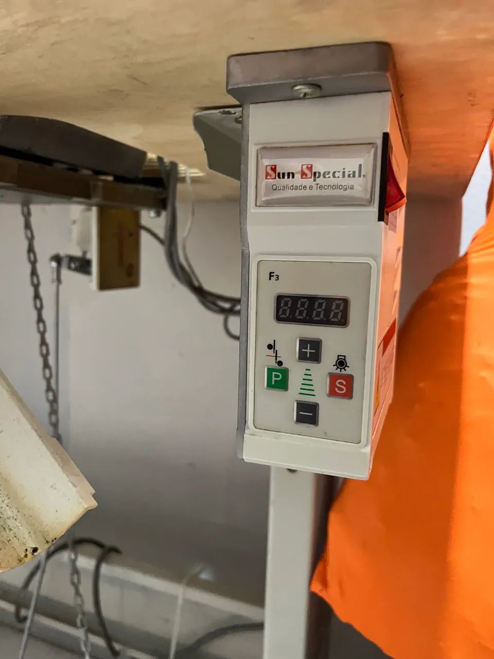 Máquina Overlock Industrial Sun Special - Funcionando Perfeitamente - Foto 4