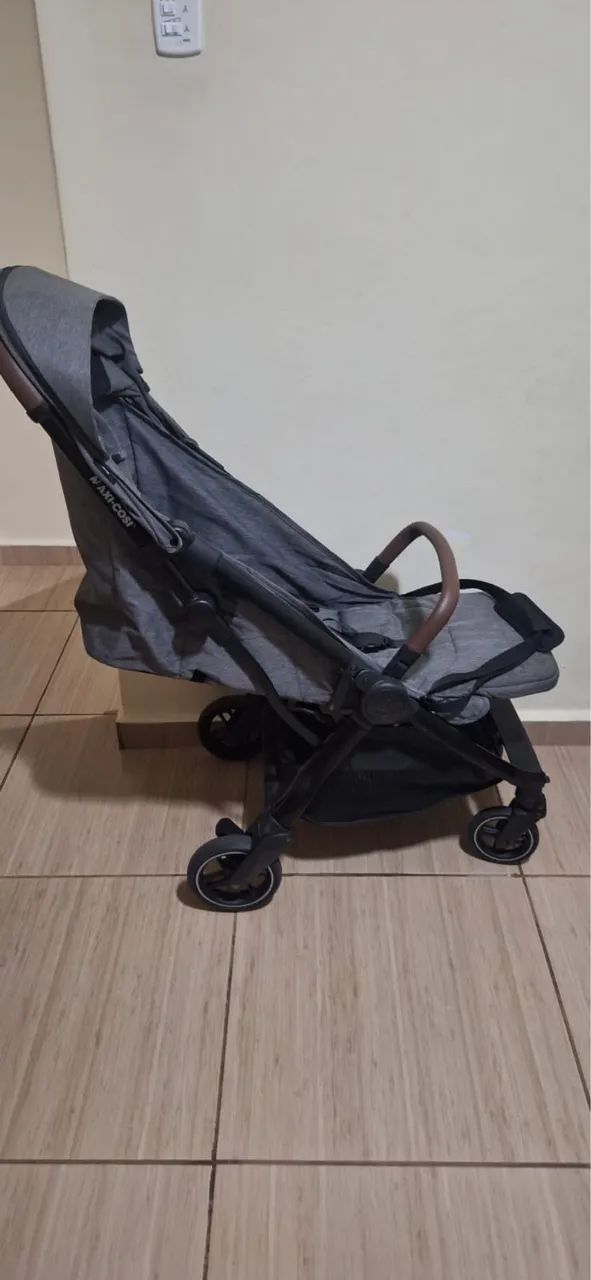 Carrinho de passeio Máxi cosi Eva cinza - Foto 4