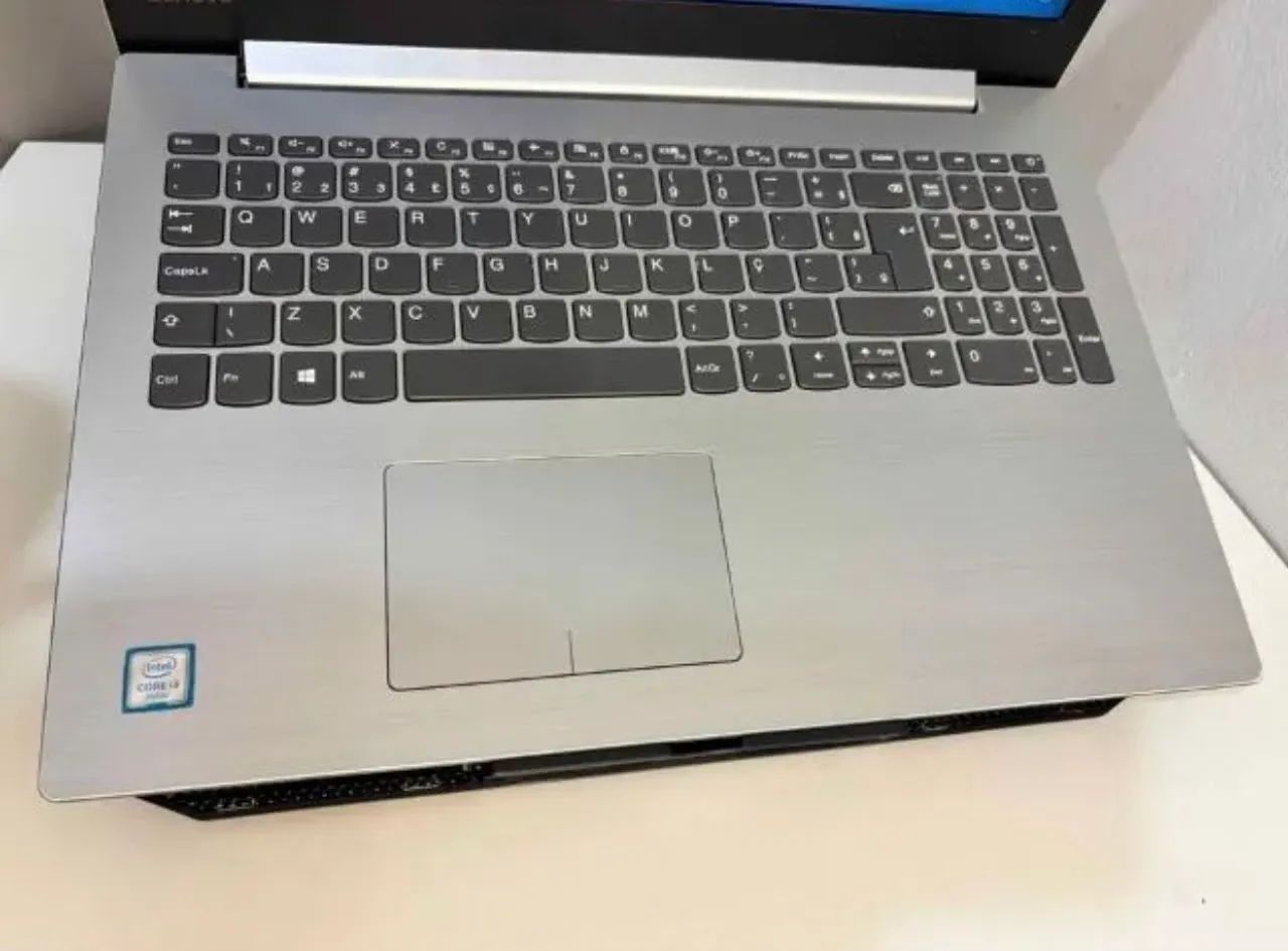 Notebook Lenovo Core i3 SSD 240GB 4GB RAM Placa de vídeo integrada Intel graphics  