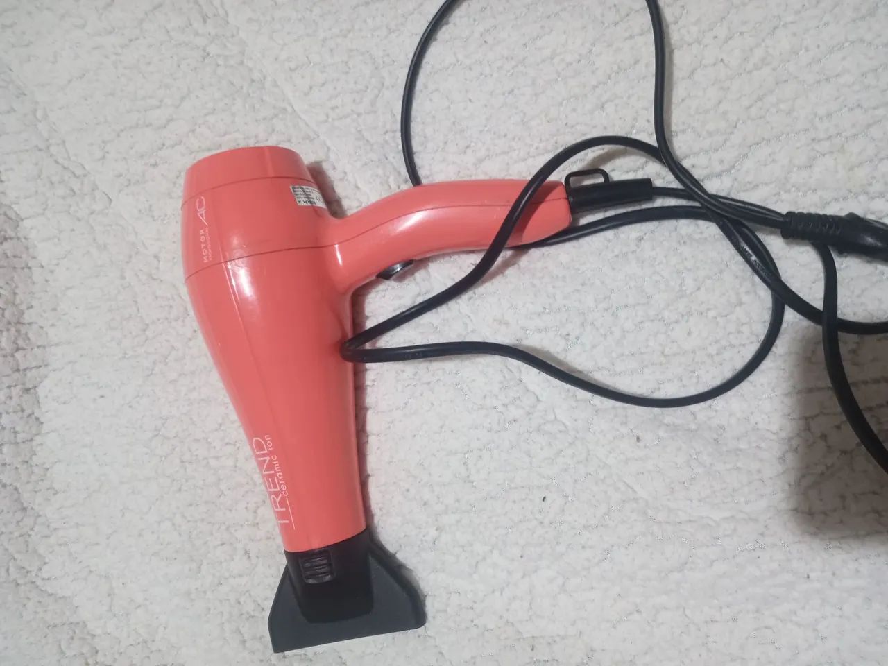 Secador de cabelo da marca Gama profissional funcionando perfeitamente - Foto 3