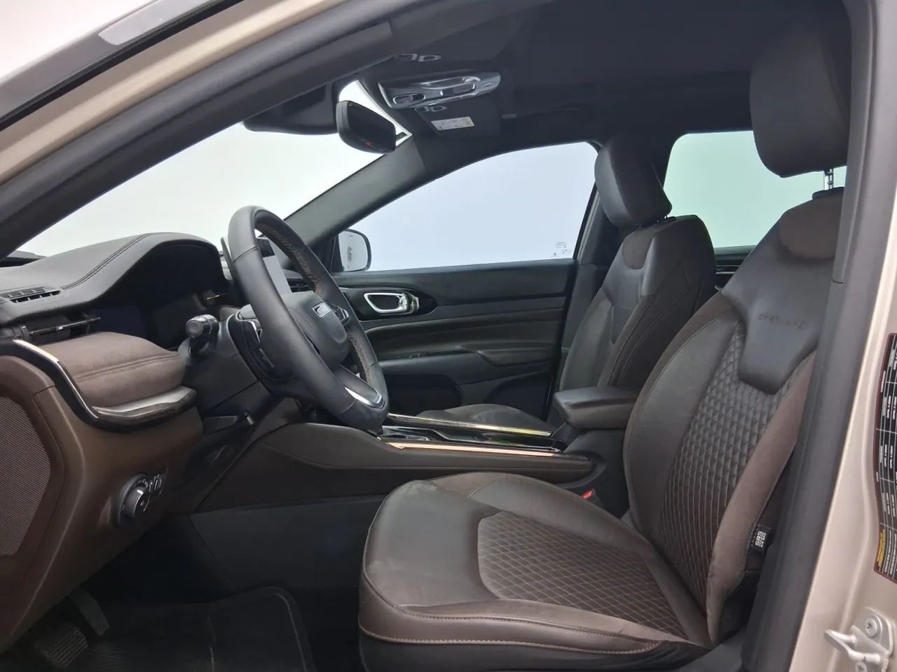 Jeep Commander Overland T270 1.3 TB Flex Aut., foto 15 de 17