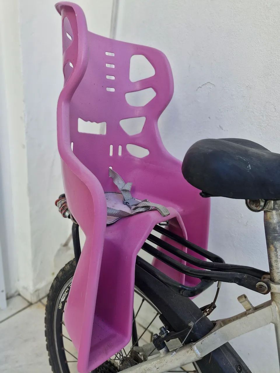 BICICLETA ARO 26 COM CADEIRINHA - Foto 2