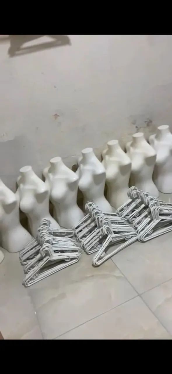 Manequim e Cabides