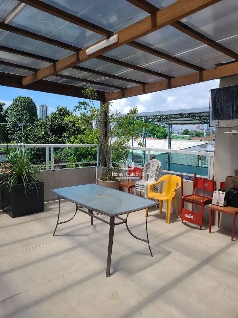CASA AMPLA COM 3 PISOS, 7 QUARTOS E UMA ÁREA DE LAZER COM PISCINA E TERRAÇO GOURMET - Foto 4