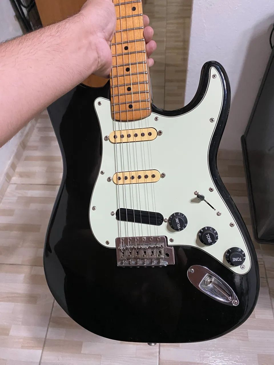 SQUIER 1995 KOREANA com upgrades 