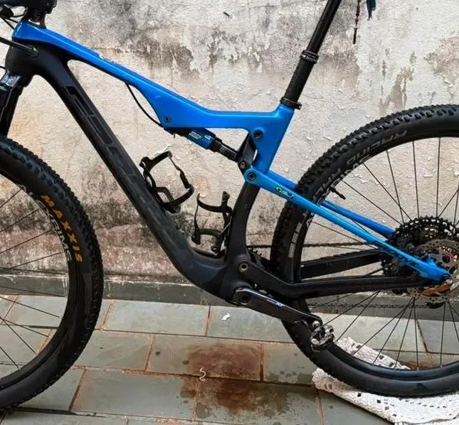 Bicicleta Full Carbon Apenas o Quadro M /17?
