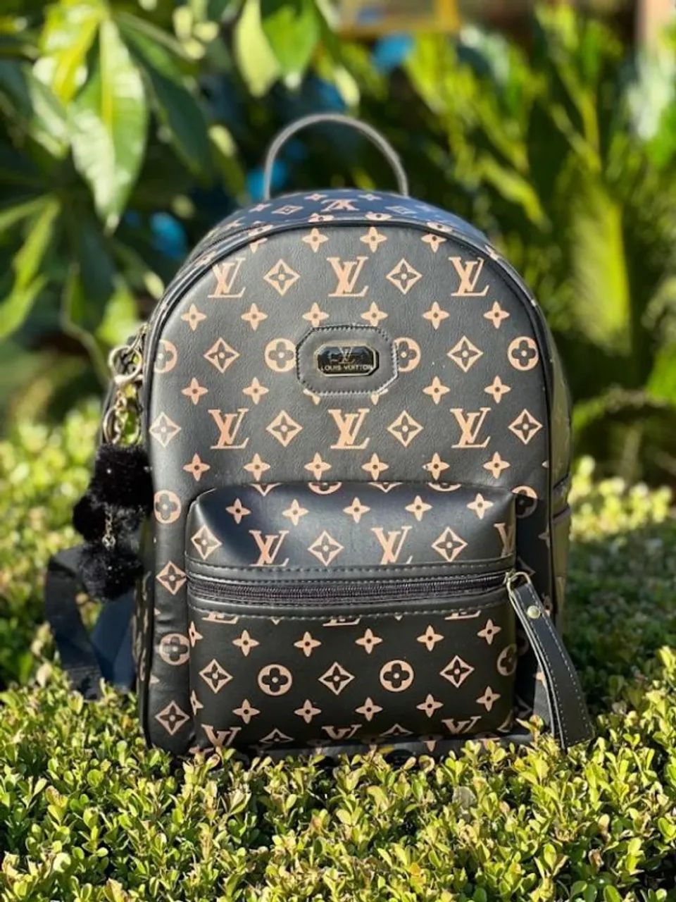 Mochila Louis Vuitton Estampa Flor - Foto 4