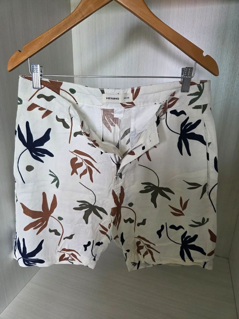 Bermuda linho estampada branca Hering - Tam 38 