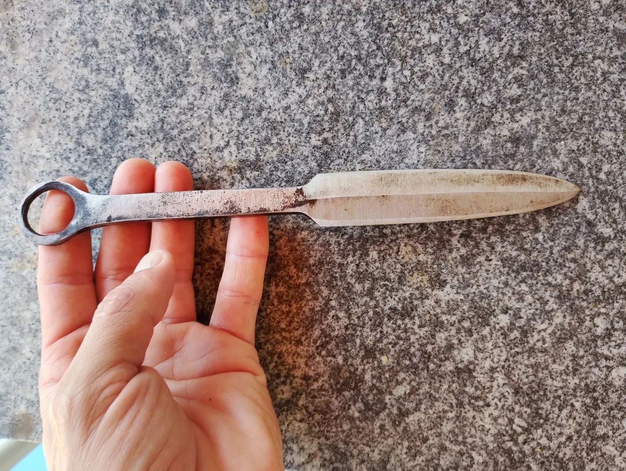 Kunai artesal de aço carbono 