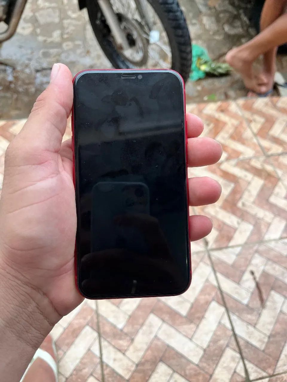 Iphone 11 red - Foto 2