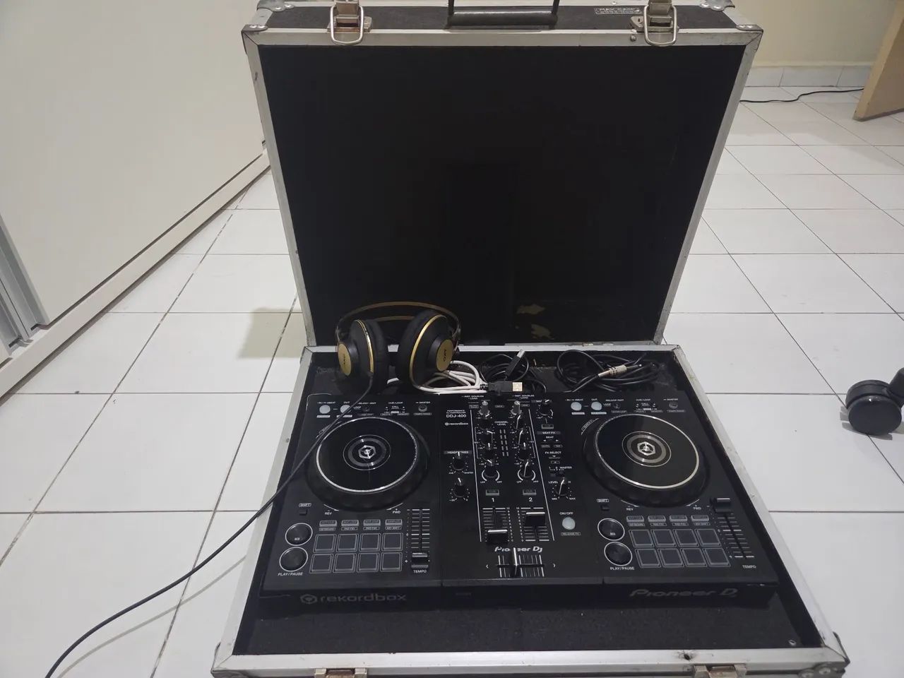 DDJ400 Pioner + fone AK92 + case