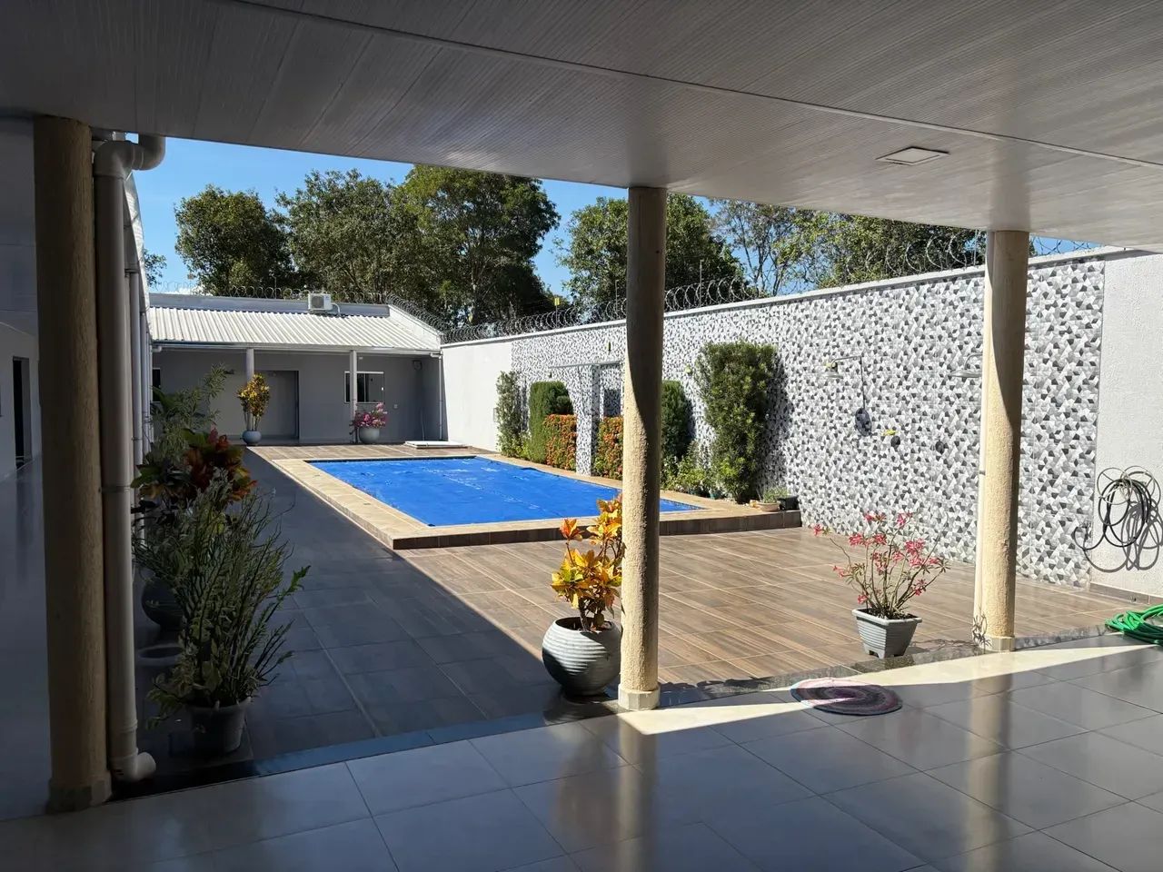CASA EM ARUANÃ-GO / 08 SUÍTES - Lote: 720m2 - Foto 5