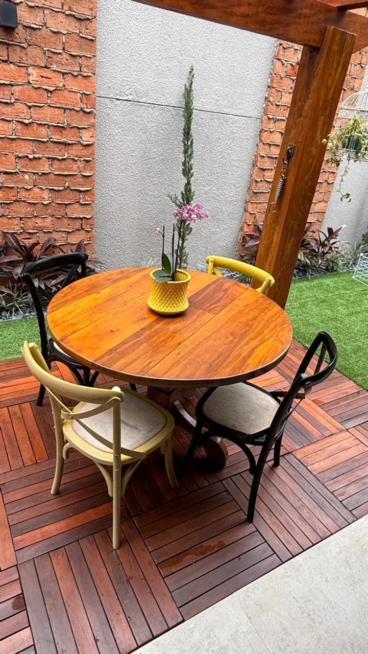Mesa de Madeira Maciça