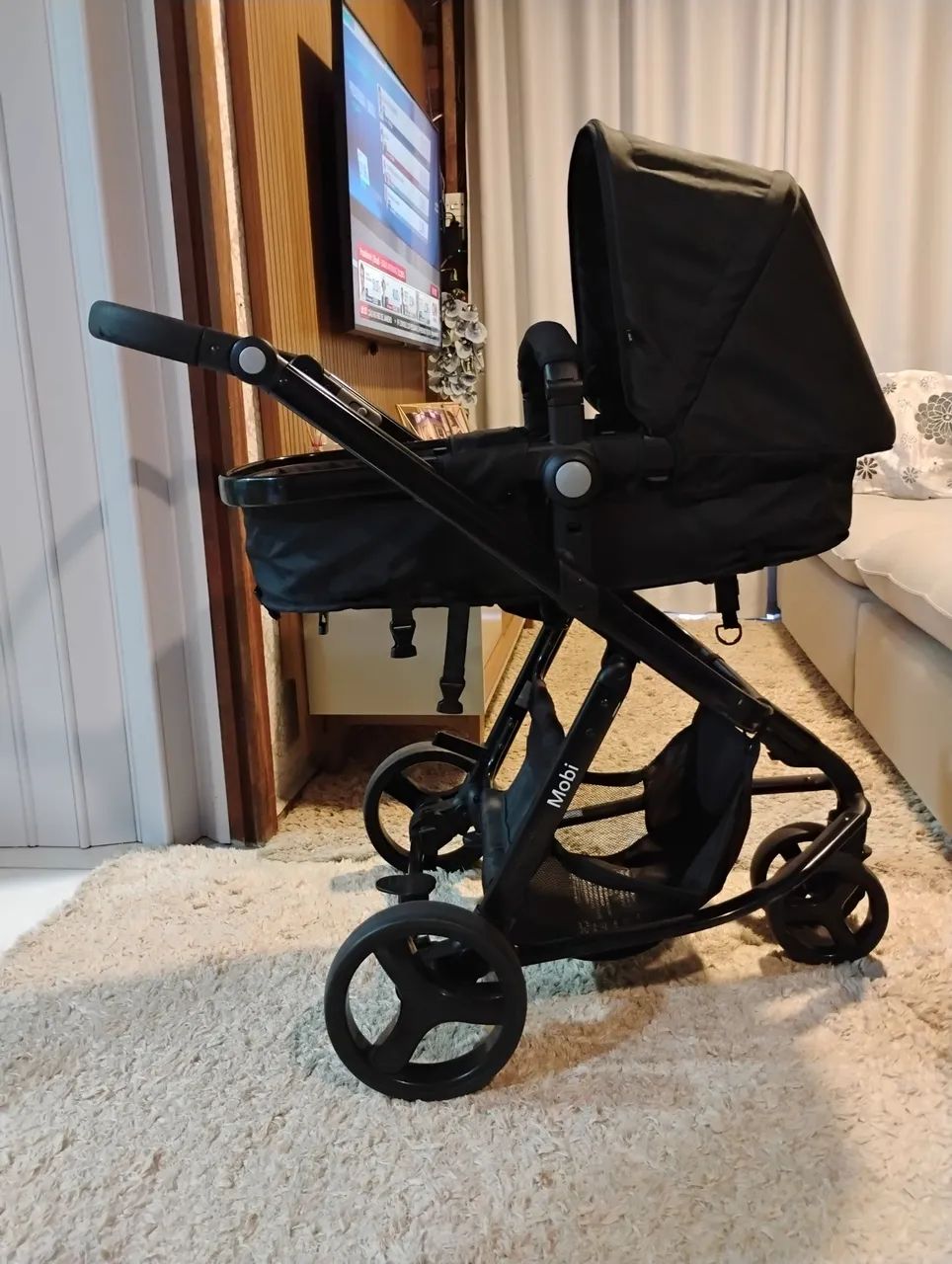 Carrinho de bebê com bebê conforto e base para carro - Foto 3