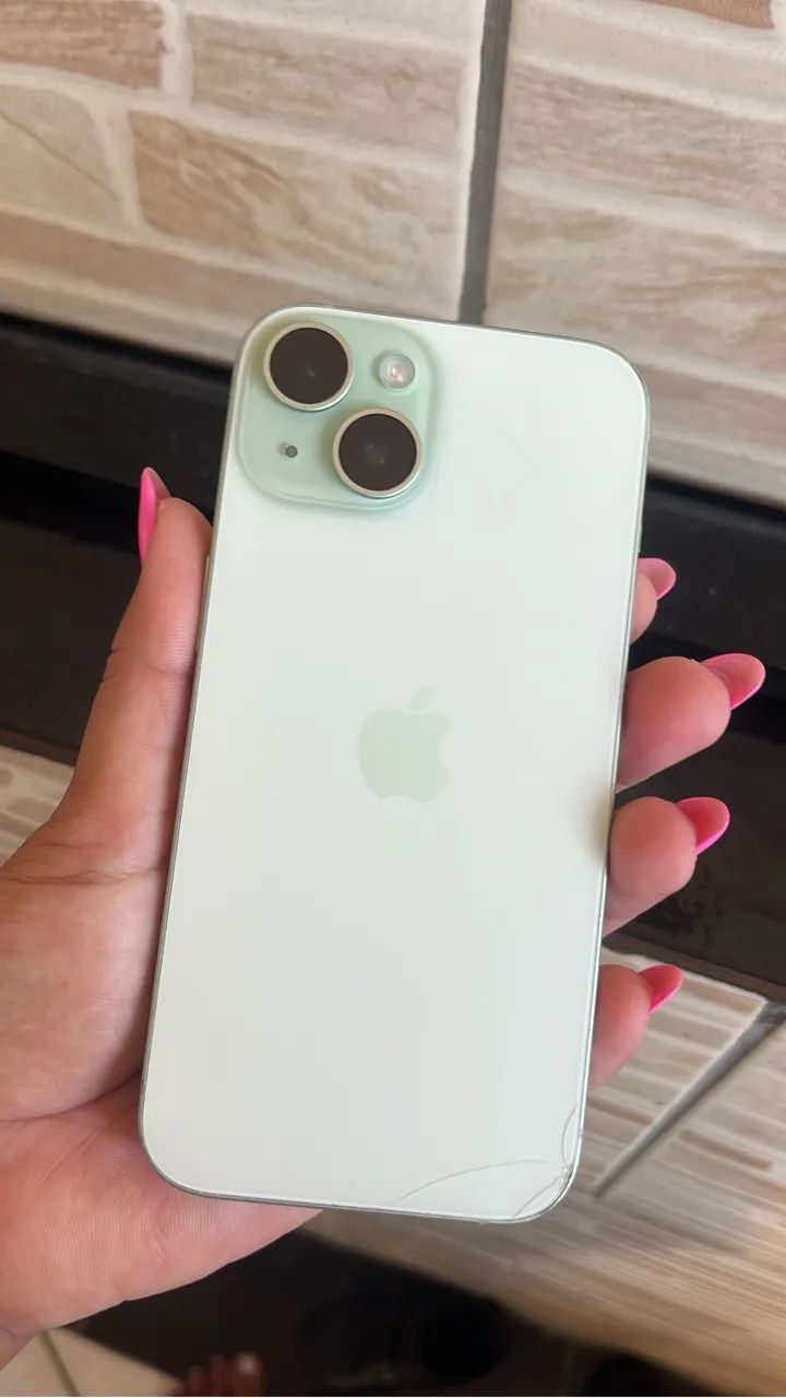 iPhone 15 