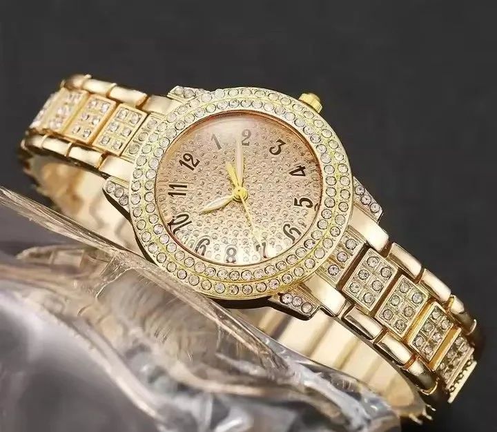 Relógio feminino em quatzo strass