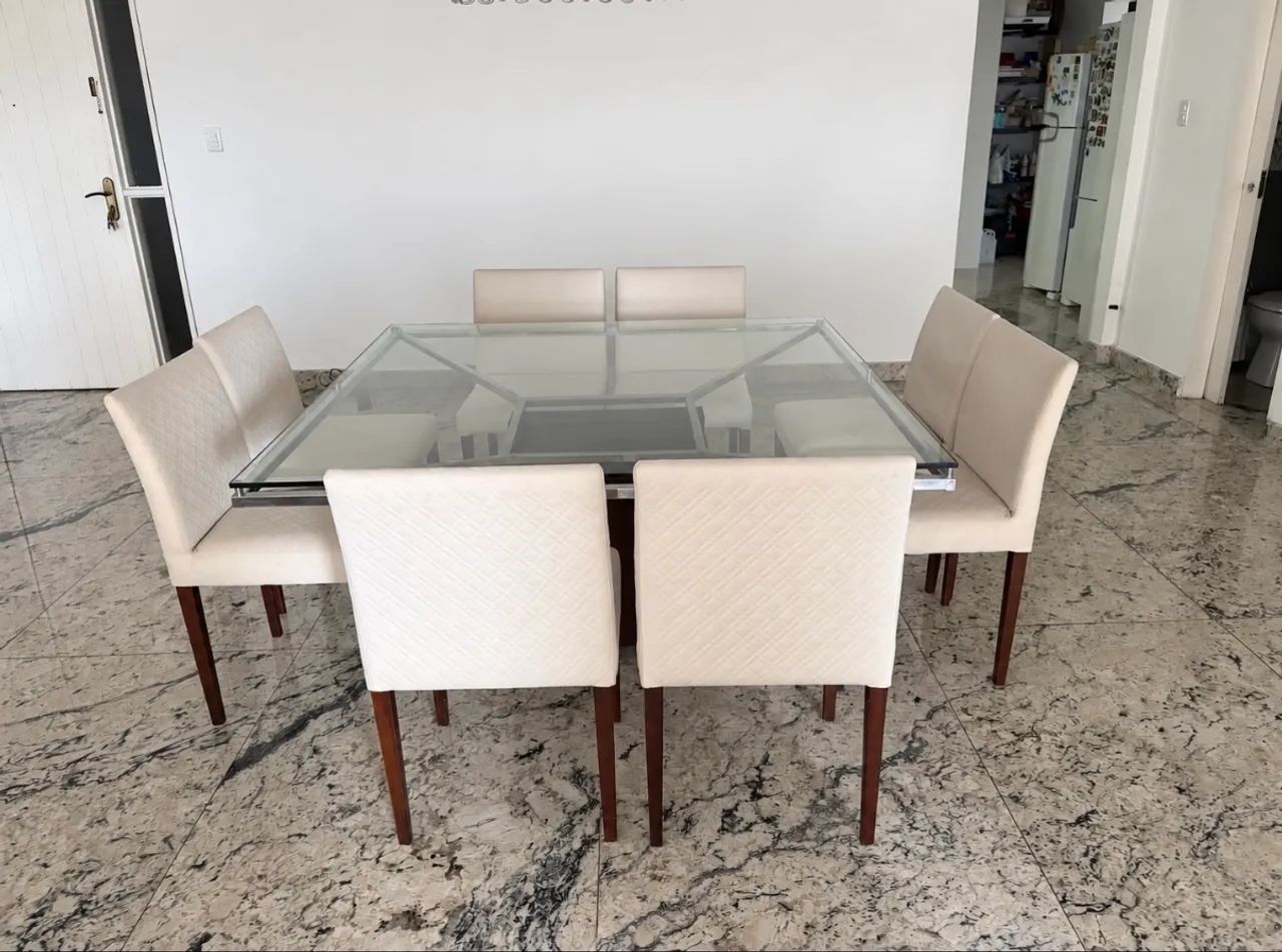 Vendo mesa de jantar com oito cadeiras  - Foto 3